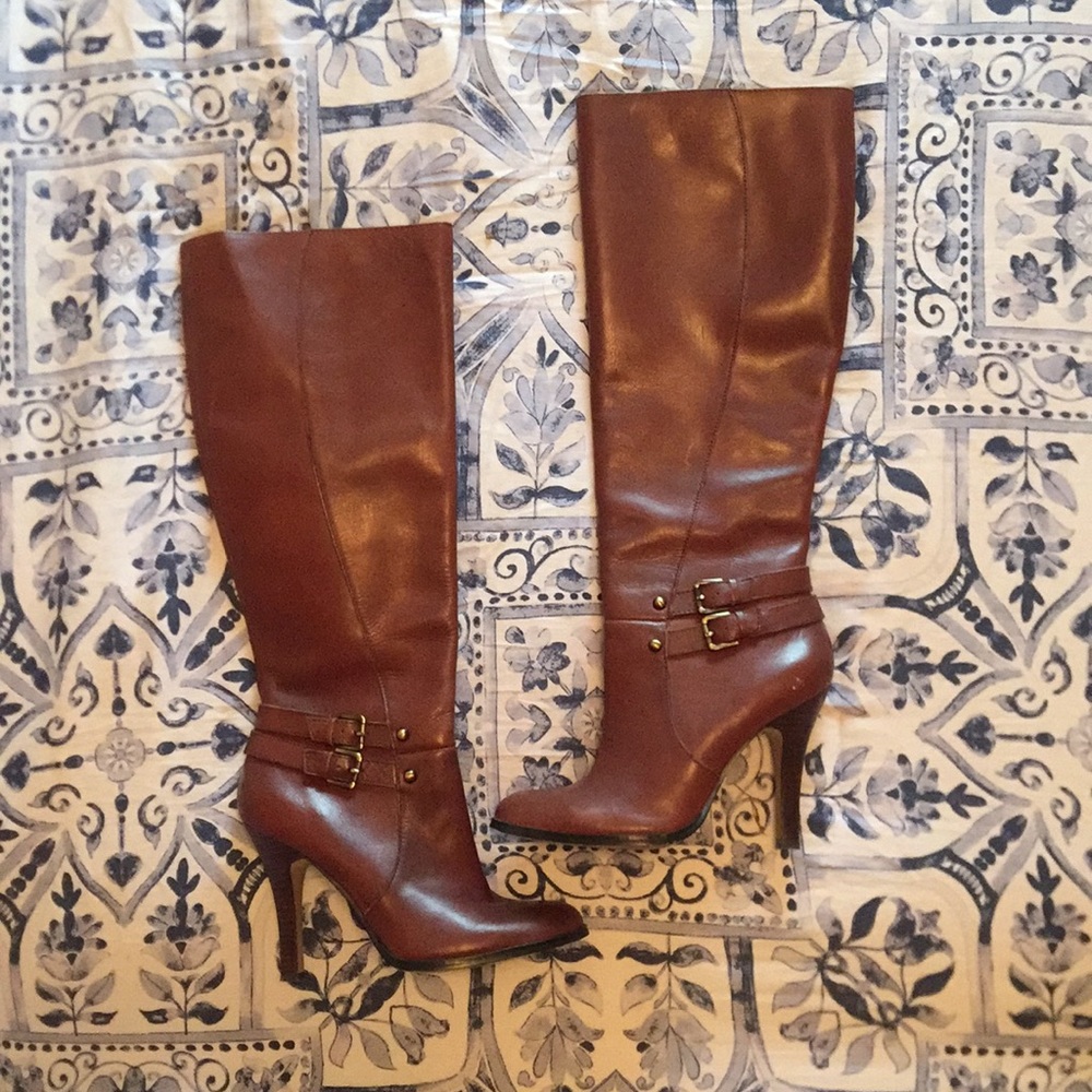 Women’s Arturo Chiang boots with a heel